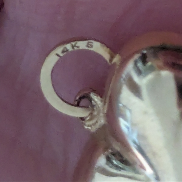 Sold♥️ 14k Yellow Gold Puffy 3D Heart Charm Hoop Earrings - Picture 4 of 9